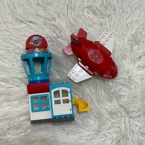 Lego Duplo Plane Passenger AIRPLANE with WHEELS & Around the World Block Cabin.